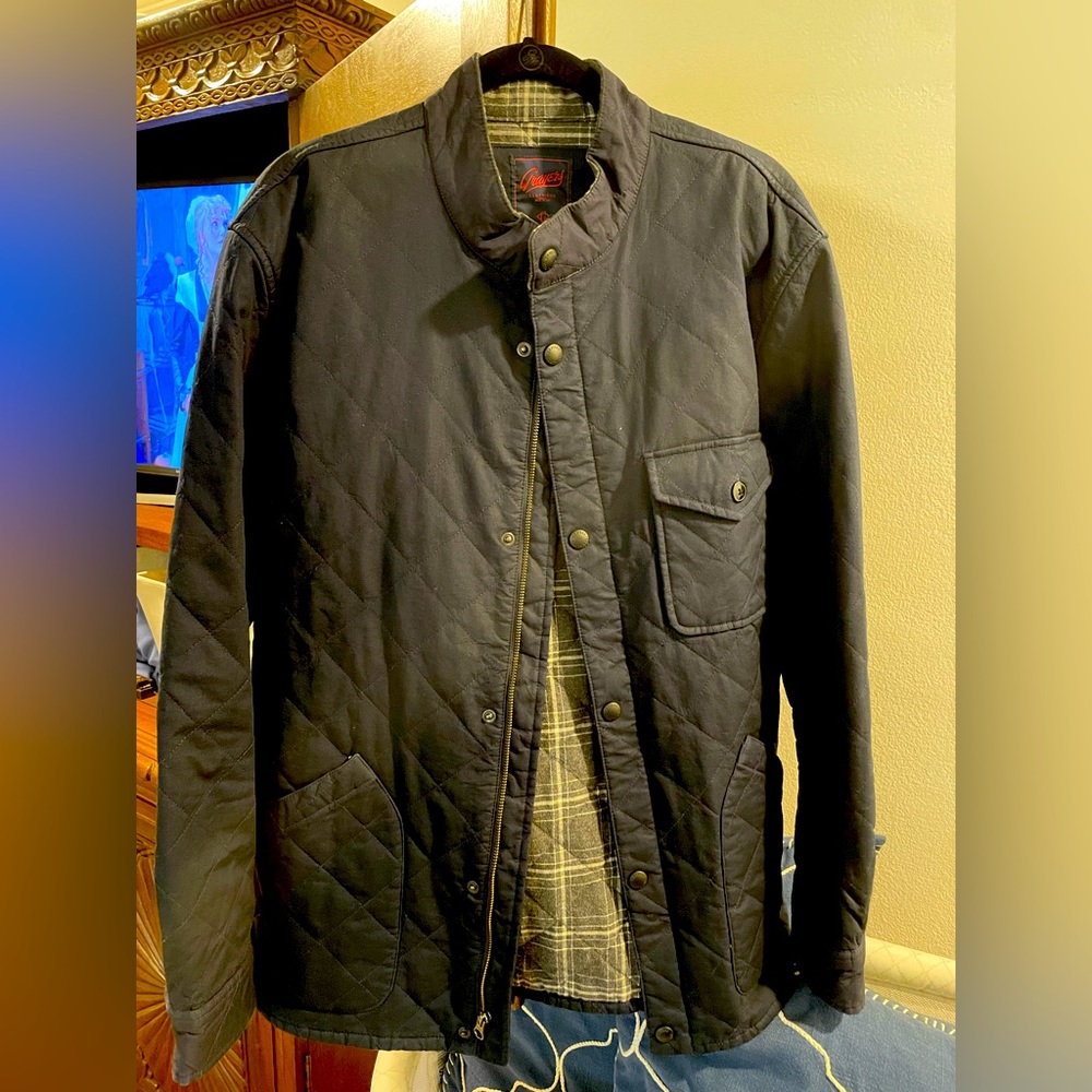 Grayers Men’s Navy Quilted Jacket.